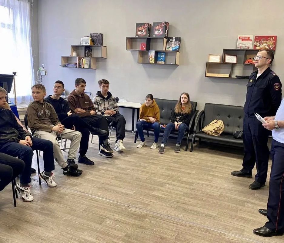 В Красноярском крае состоялось первое занятие транспортной полиции и «полицейского класса»