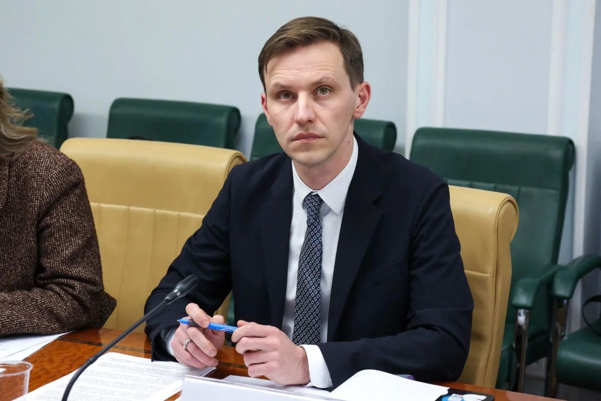 Сегодня выступил с докладом на круглом столе, организованном комитетом по социальной политике Совета Федерации Сегодня выступил с докладом на круглом столе, организованном комитетом по социальной политике Совета Федерации