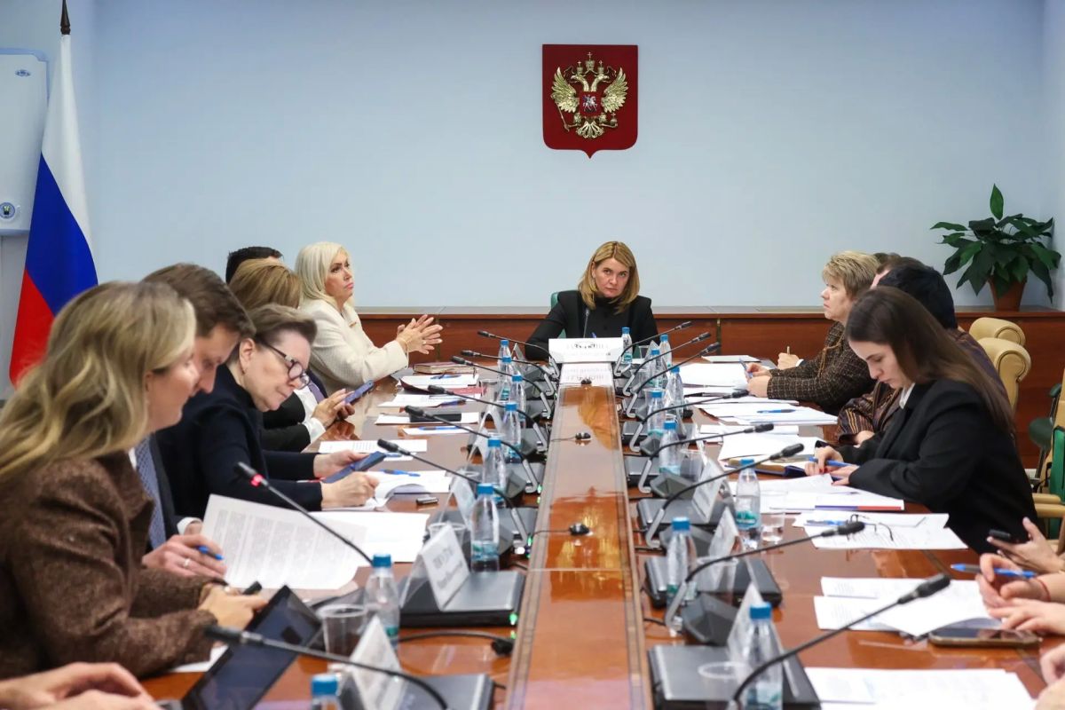 Сегодня выступил с докладом на круглом столе, организованном комитетом по социальной политике Совета Федерации