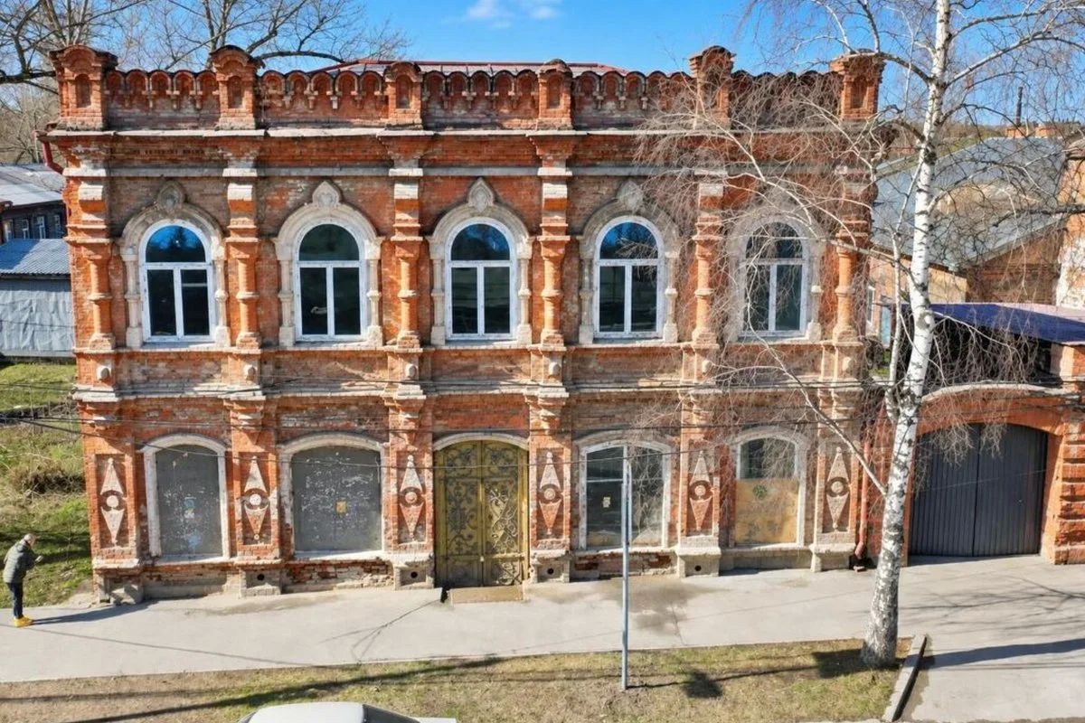 В Ачинске готовят к торгам историческое здание купца Бронштейна