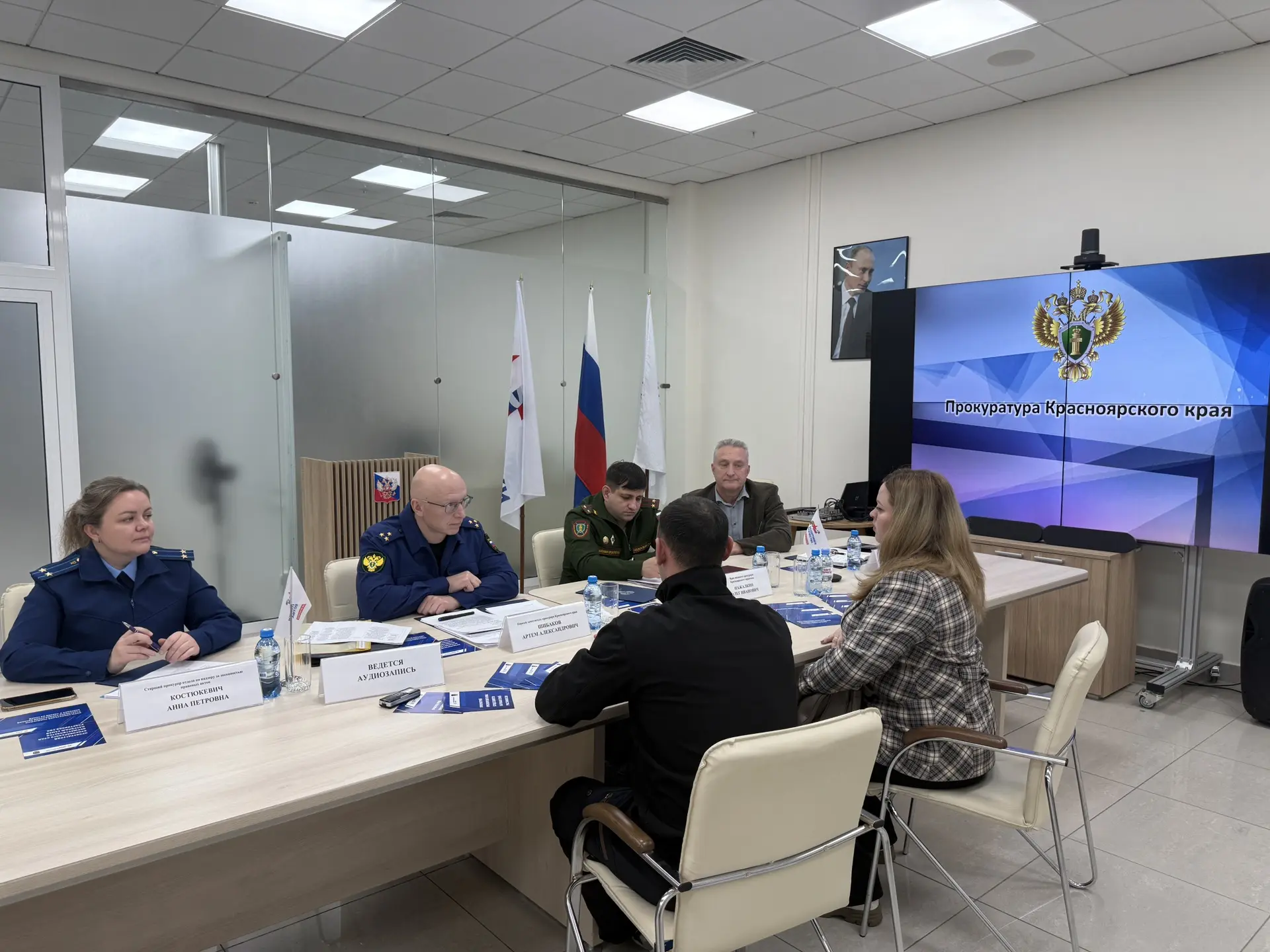 Адресная помощь: первый заместитель прокурора края провёл приём участников СВО и членов их семей
