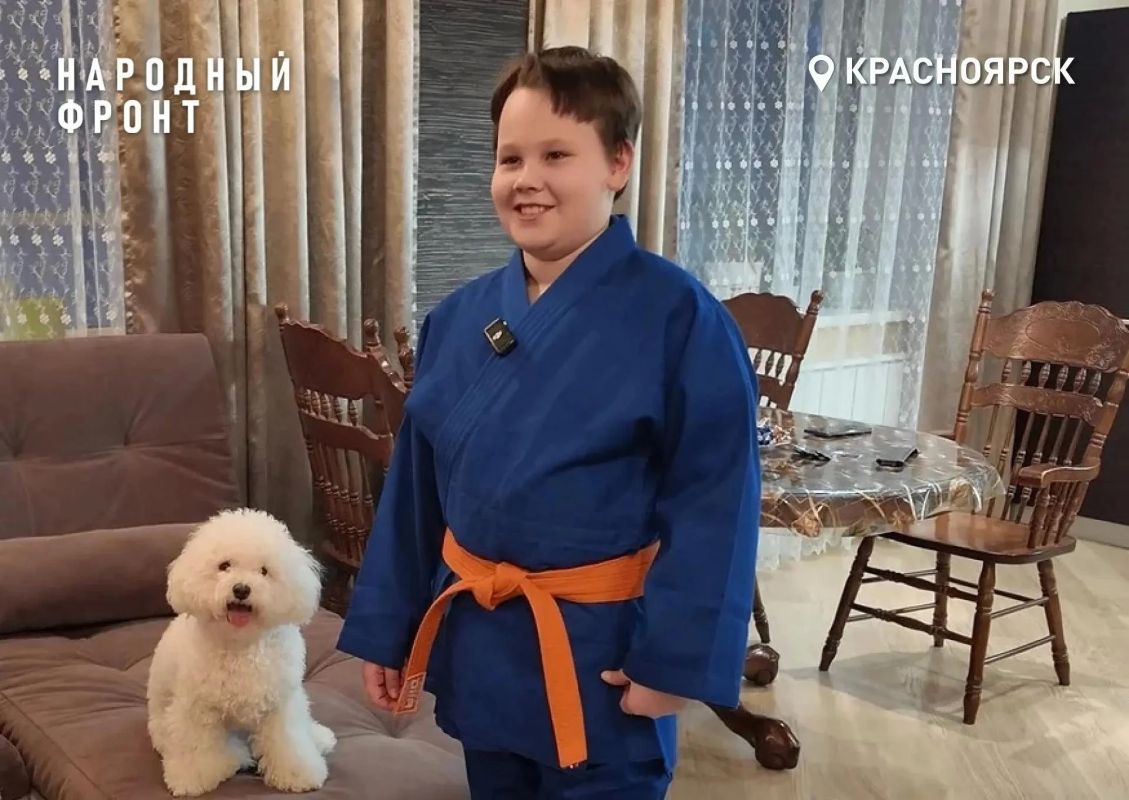 Юный дзюдоист из Красноярска получил кимоно от президента Юный дзюдоист из Красноярска получил кимоно от президента