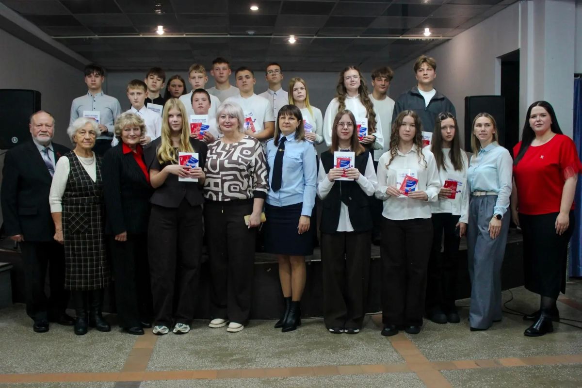 Первый паспорт - первое обещание Родине Первый паспорт - первое обещание Родине