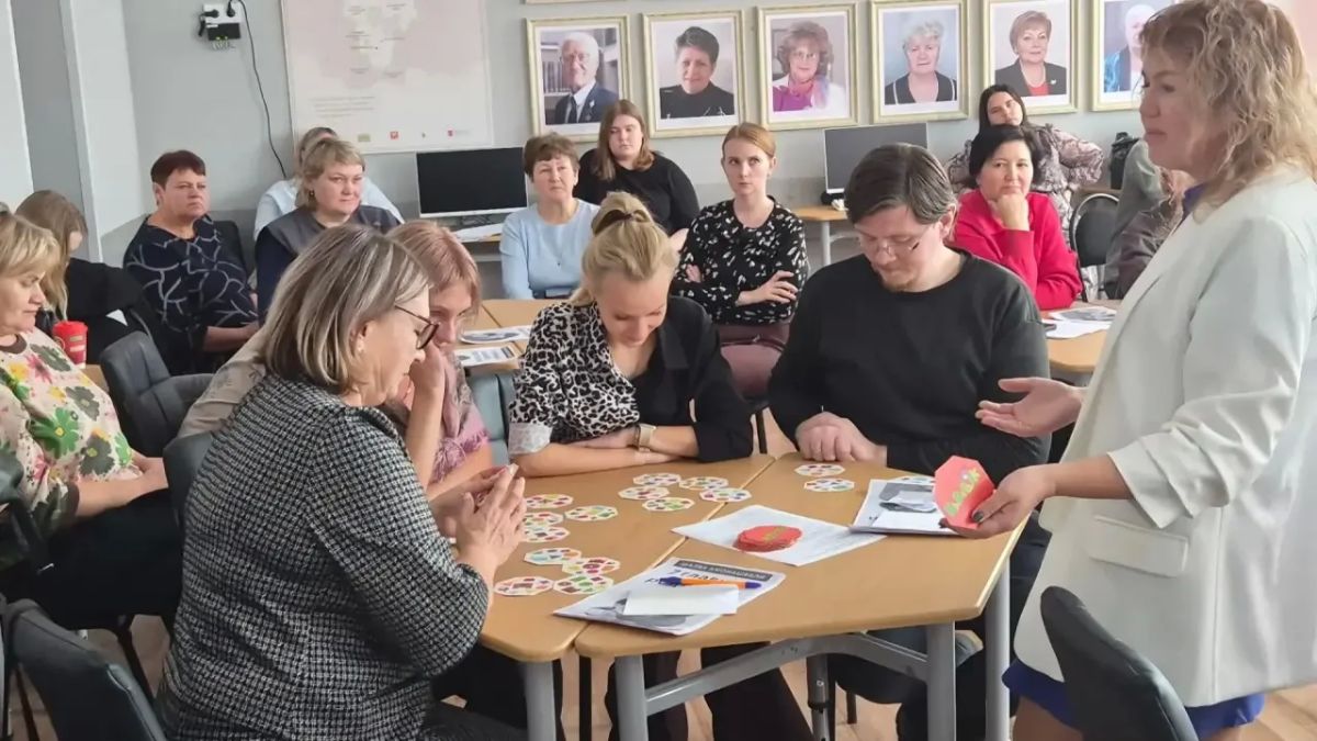 «СИСТЕМА ПРОФИЛАКТИКИ НАЧИНАЕТСЯ С ВНИМАТЕЛЬНОГО ВЗГЛЯДА УЧИТЕЛЯ» «СИСТЕМА ПРОФИЛАКТИКИ НАЧИНАЕТСЯ С ВНИМАТЕЛЬНОГО ВЗГЛЯДА УЧИТЕЛЯ»