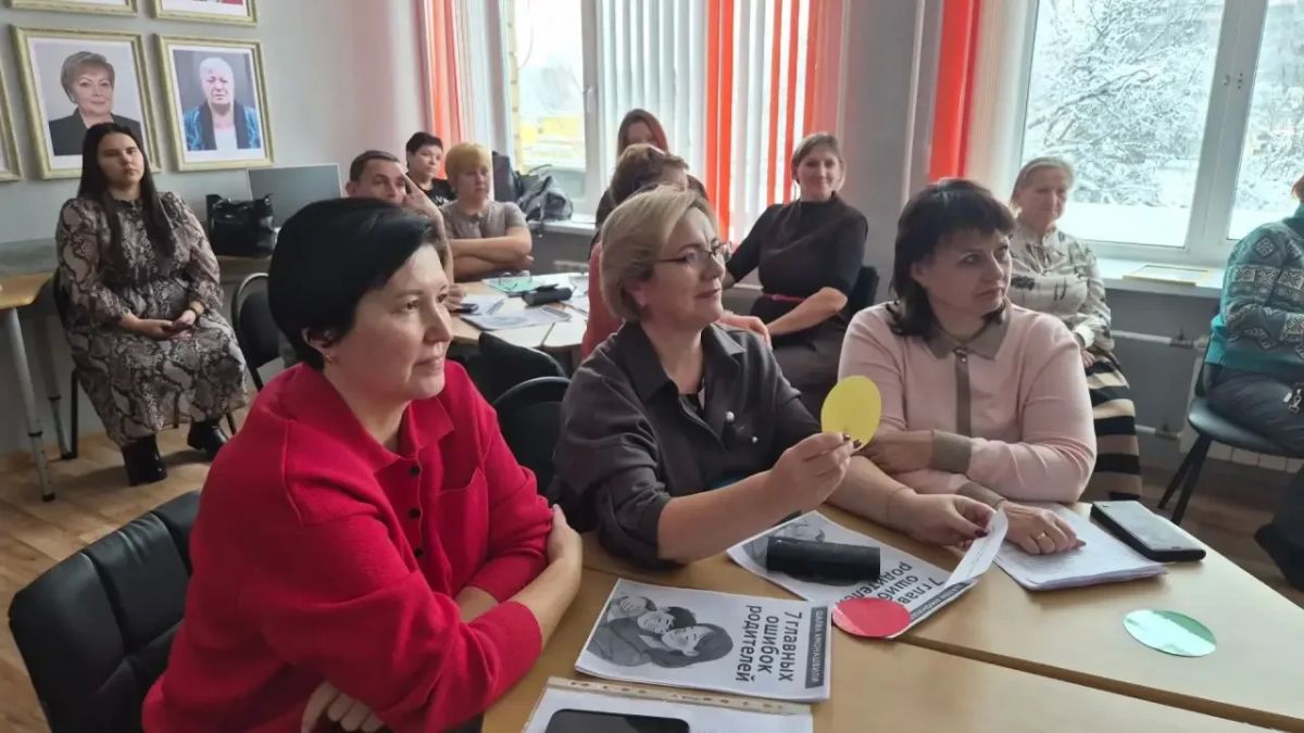 «СИСТЕМА ПРОФИЛАКТИКИ НАЧИНАЕТСЯ С ВНИМАТЕЛЬНОГО ВЗГЛЯДА УЧИТЕЛЯ» «СИСТЕМА ПРОФИЛАКТИКИ НАЧИНАЕТСЯ С ВНИМАТЕЛЬНОГО ВЗГЛЯДА УЧИТЕЛЯ»