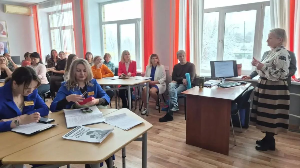 «СИСТЕМА ПРОФИЛАКТИКИ НАЧИНАЕТСЯ С ВНИМАТЕЛЬНОГО ВЗГЛЯДА УЧИТЕЛЯ» «СИСТЕМА ПРОФИЛАКТИКИ НАЧИНАЕТСЯ С ВНИМАТЕЛЬНОГО ВЗГЛЯДА УЧИТЕЛЯ»