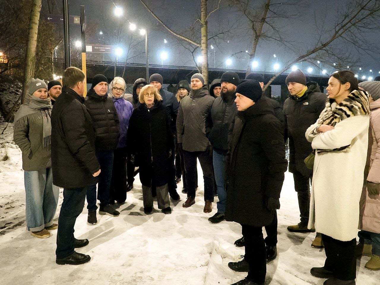 Сегодня вечером депутаты городского Совета провели выездное совещание, посвященное освещению общественных пространств на территории города