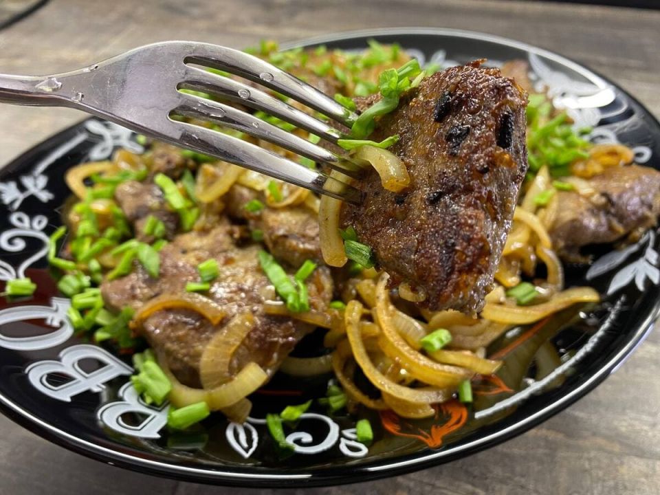 Идеально нежная печень: секрет сладкого вкуса всего из двух ингредиентов