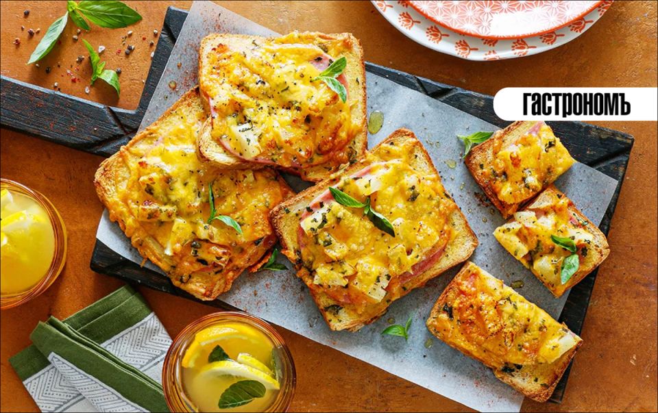 Необычные бутерброды с ананасом, ветчиной и сыром: идеальный рецепт для любого случая