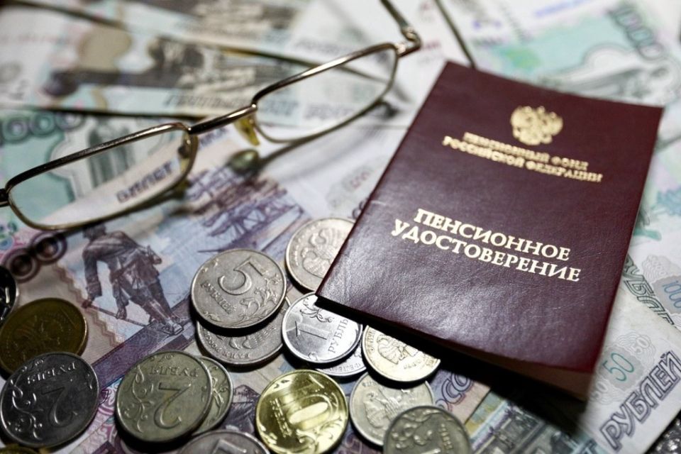 Сколько нужно зарабатывать, чтобы получить пенсию в 50 тысяч рублей?