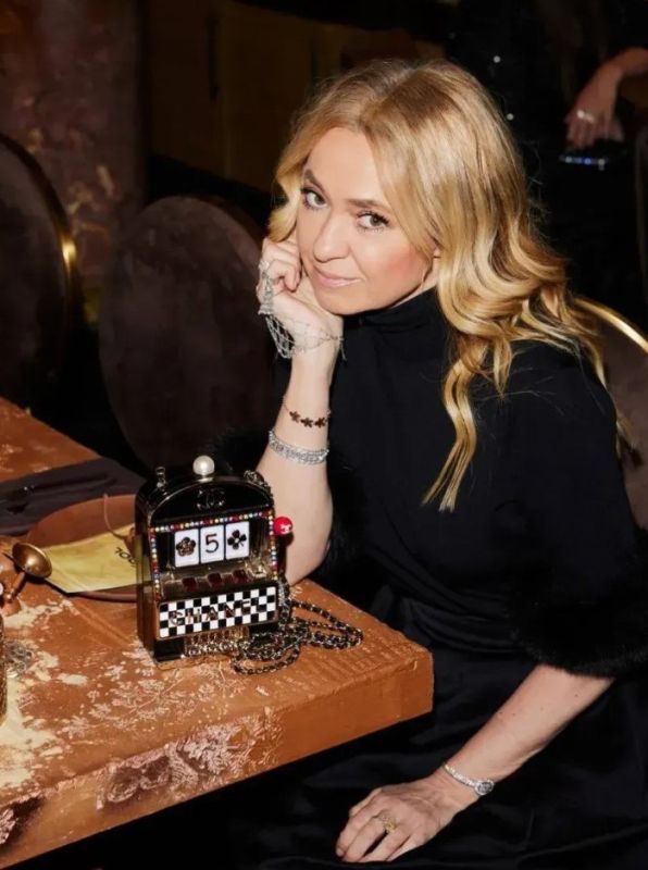 Звезды на ужине в SAVVA: феерия стиля и моды в честь IDOL