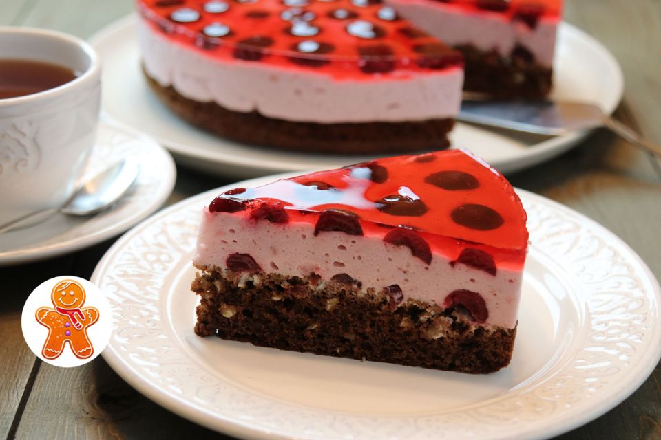 Торт «Вишневые облака»: легкость и свежесть в каждой порции