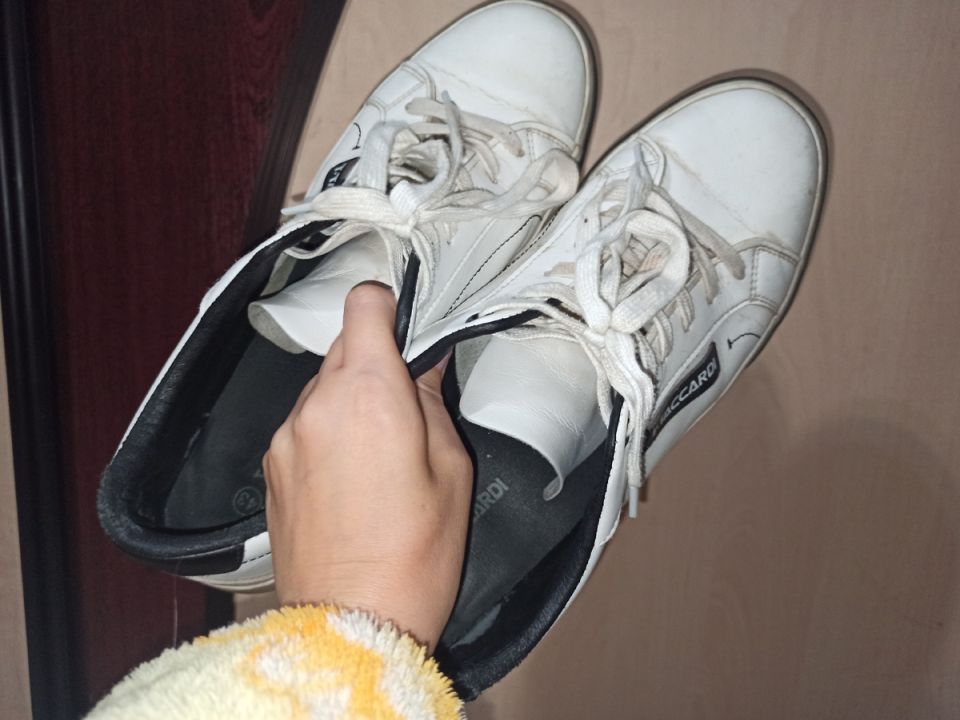 Как положить конец неприятному запаху в обуви: проверенные советы