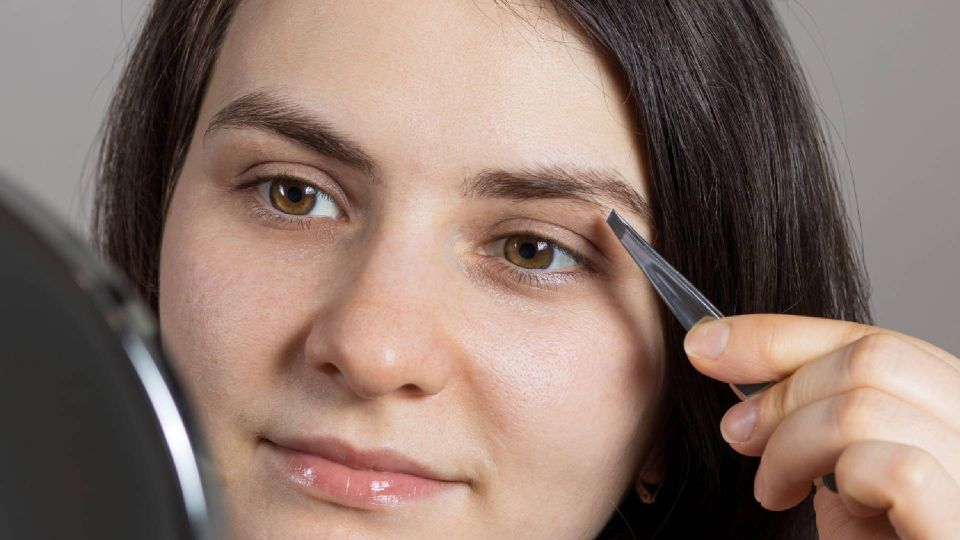 Любимый пинцет будет как новенький: наточите его дома без проблем