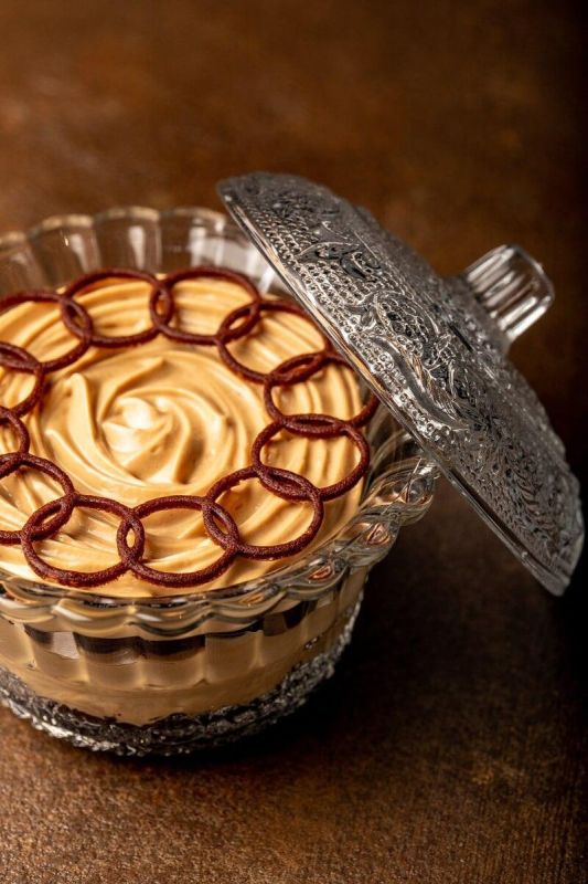 Необычный сметанник: воссияйте пирожным с кремом из вареной сгущенки