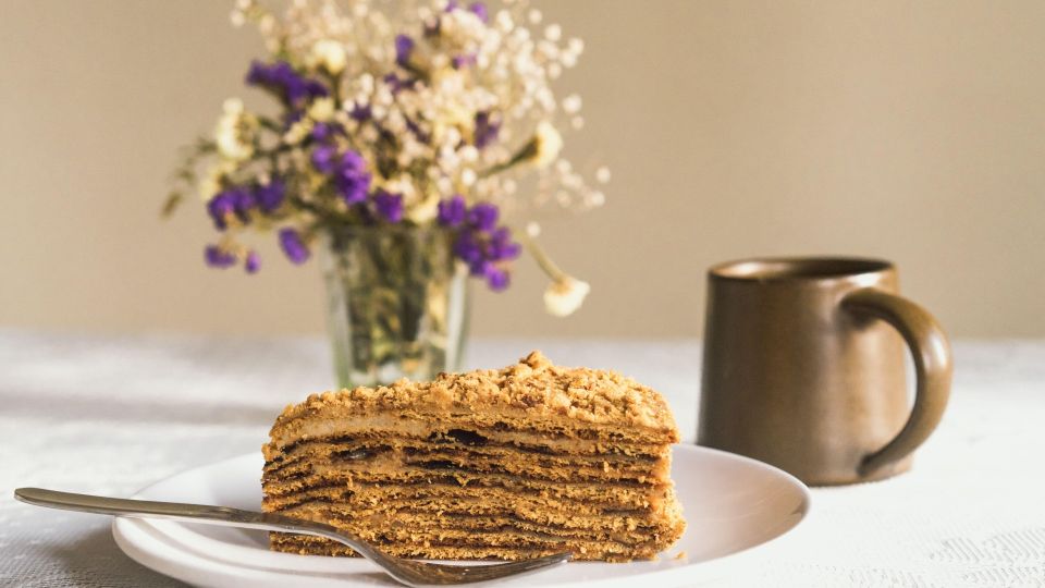 Как приготовить «Медовик», если нет духовки: понадобится 15 минут