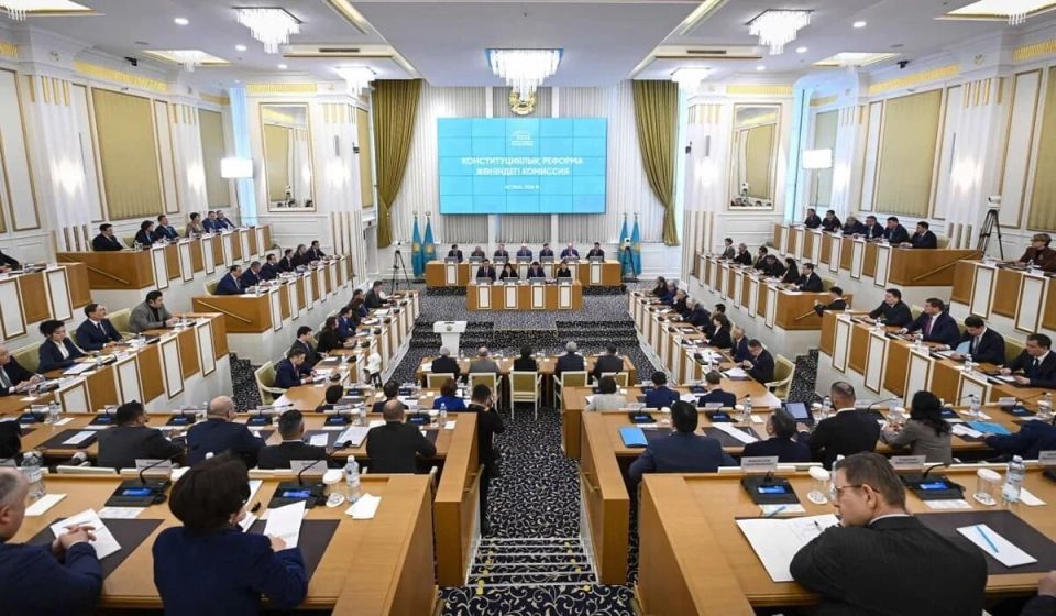 Обсуждение поправок к Конституции: Комиссия инициирует важные изменения